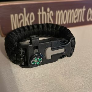 Outdoors survival bracelet